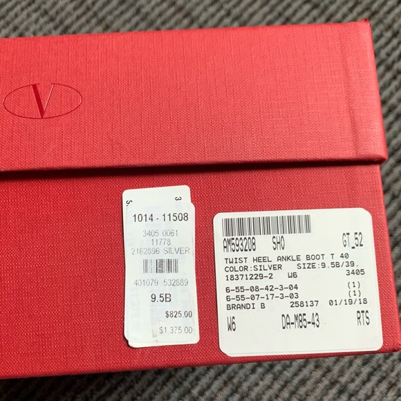 Valentino Garavani Twist-Heel Silver Fur Bootie - Picture 6 of 11